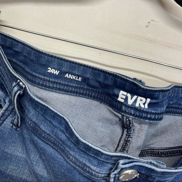 EVRI Skinny Ankle Jeans with Raw Hem - Picture 2 of 5